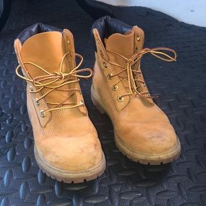 Timber Land boots (#2). Women SZ 71/2. Very Good condition. Hardly worn